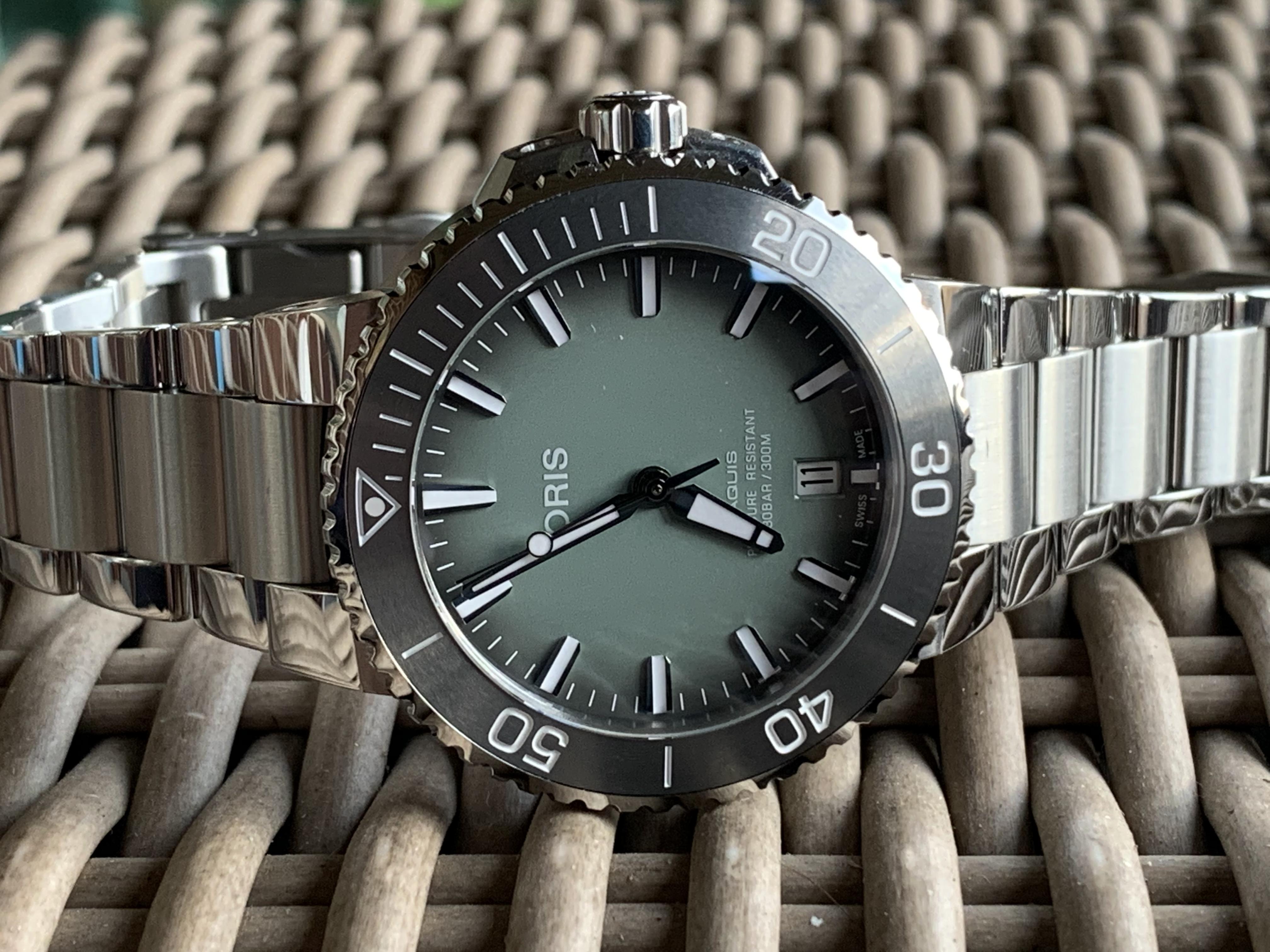 FSOT Oris Aquis Mint Green 39.5 1145.00 WatchCharts Marketplace