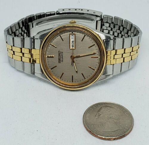 Vintage Mens Seiko Two Tone Analog Quartz Watch 7N43 8A30 Day/Date