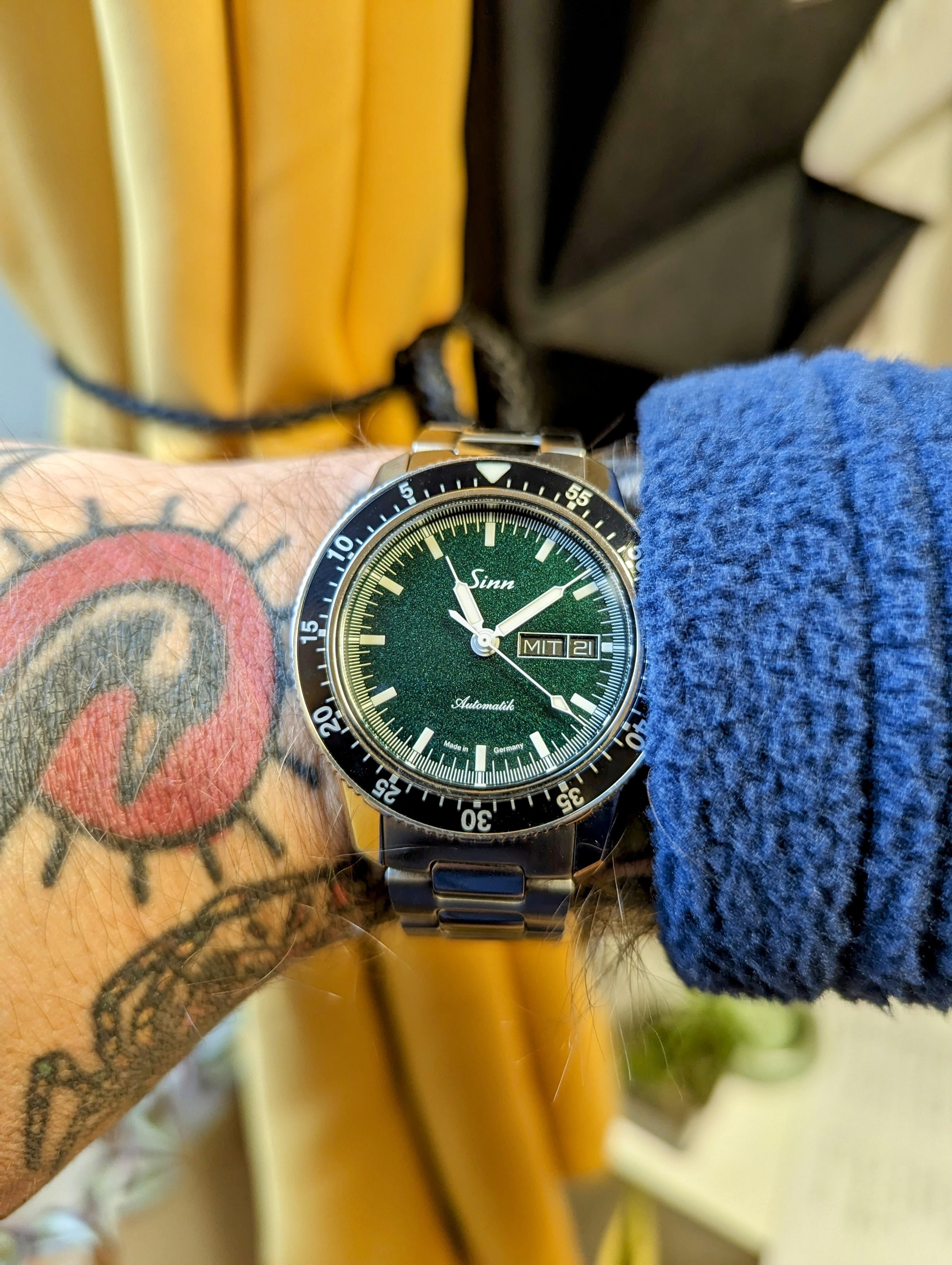 Sinn 104 green online dial