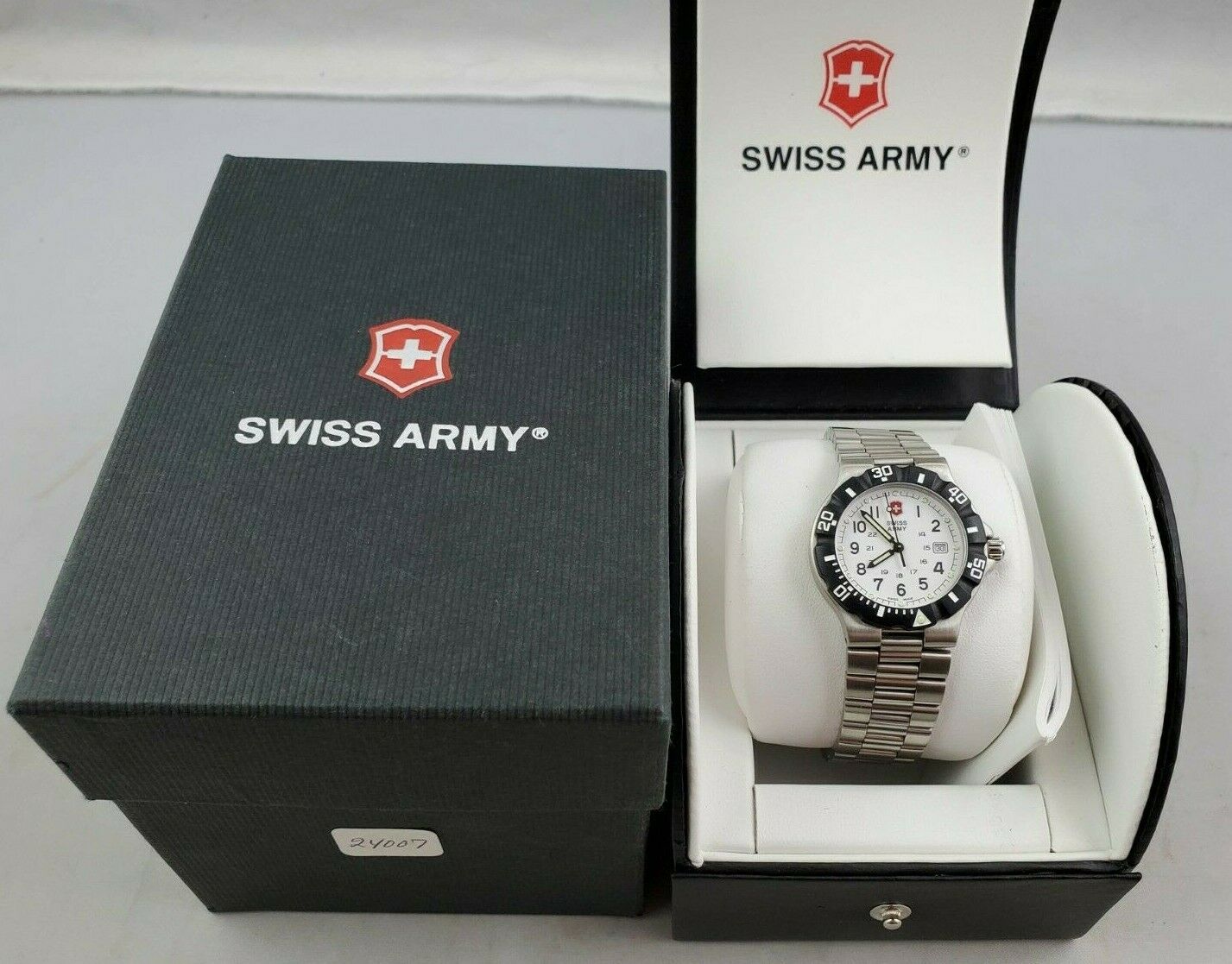 Women's Swiss Army Victorinox Summit XLT Model # 24007 White Dial