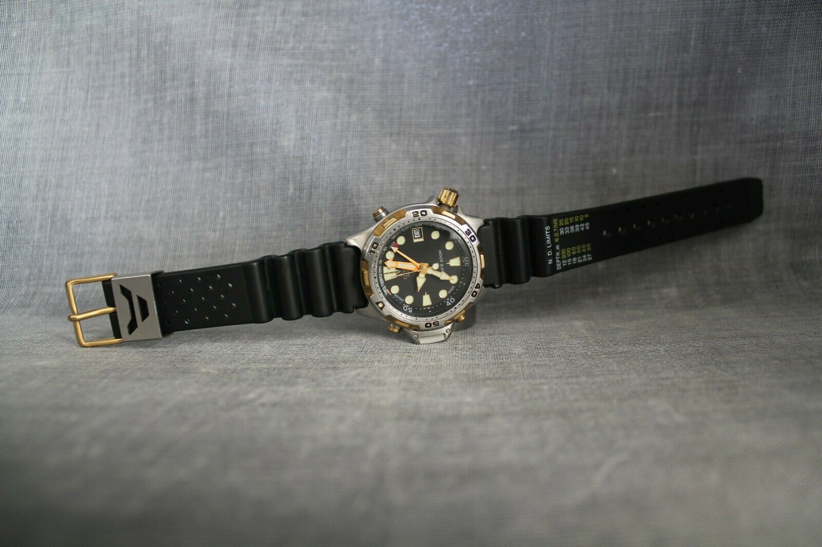 シチズン DIVER 200M 惹か 5811-F80081
