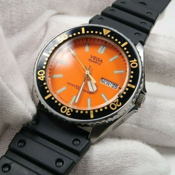 Vintage Citizen VEGA Quartz 100M Diver ORANGE Dial NEW BATTERY