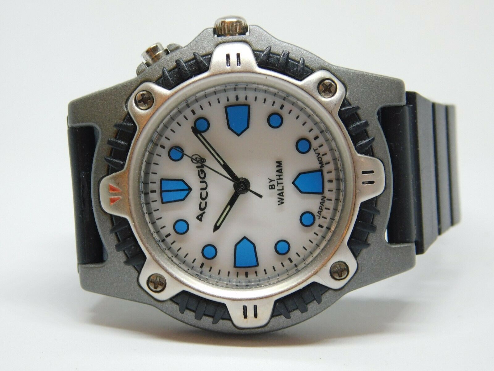 Waltham quartz watch online price