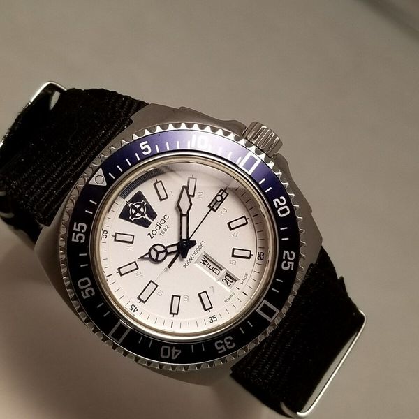 ZODIAC V - WOLF ZO2314 DIVERS STAINLESS AND BLUE BEZEL DAY & DATE NATO ...