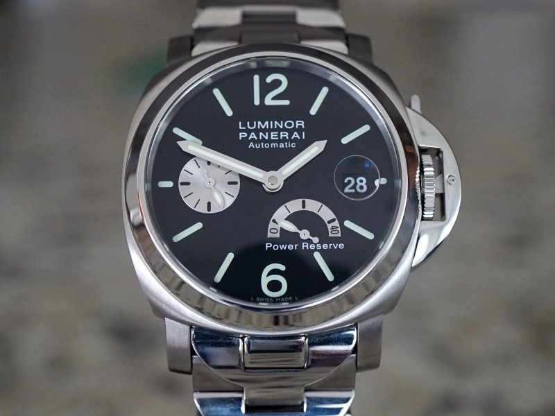 FSOT Panerai PAM 126 on bracelet 40 MM Power Reserve