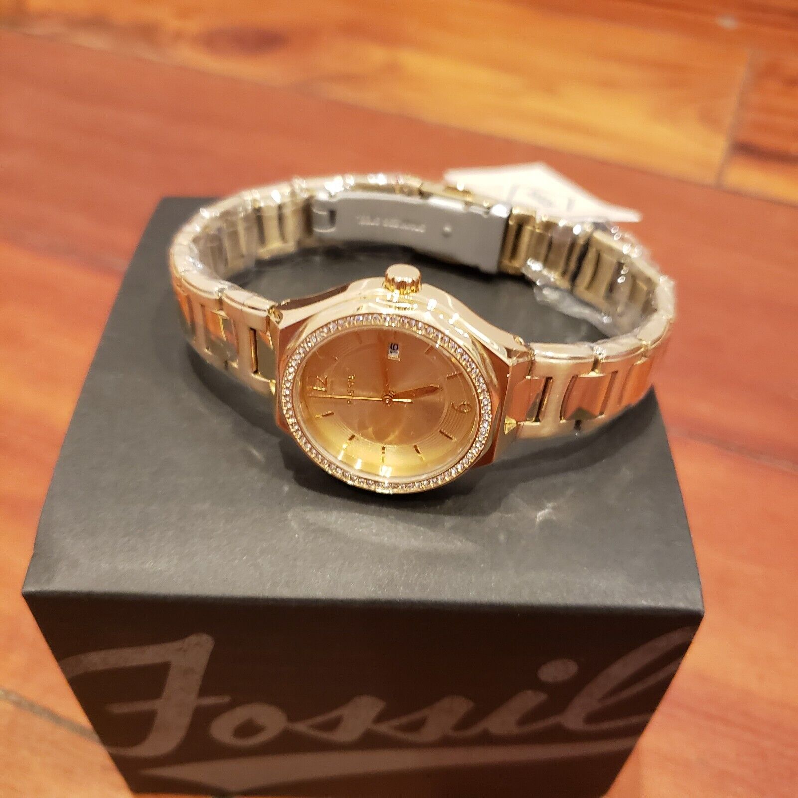 Fossil Eevie Crystals Three-Hand Date Gold Tone Women display picture 1