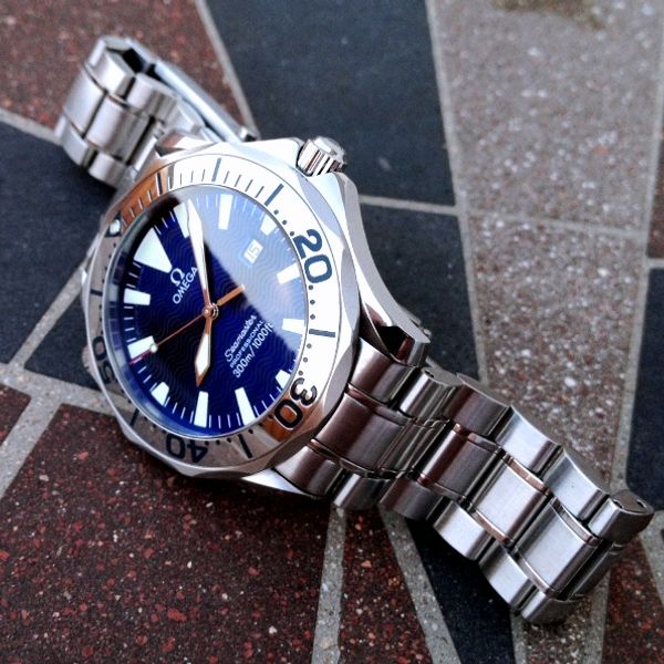 FS OMEGA Seamaster 300m "Electric Blue" quartz 2265.80 WatchCharts