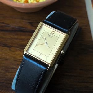 wts] Vintage Seiko 2320 678A Red ????Dial Lady Quartz ✨Watch