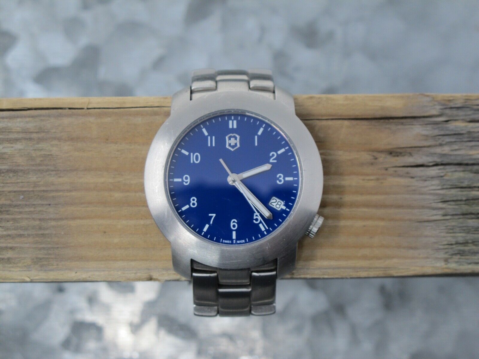 Victorinox Swiss Army Swiss Made Quartz Watch Stainless Steel Band 