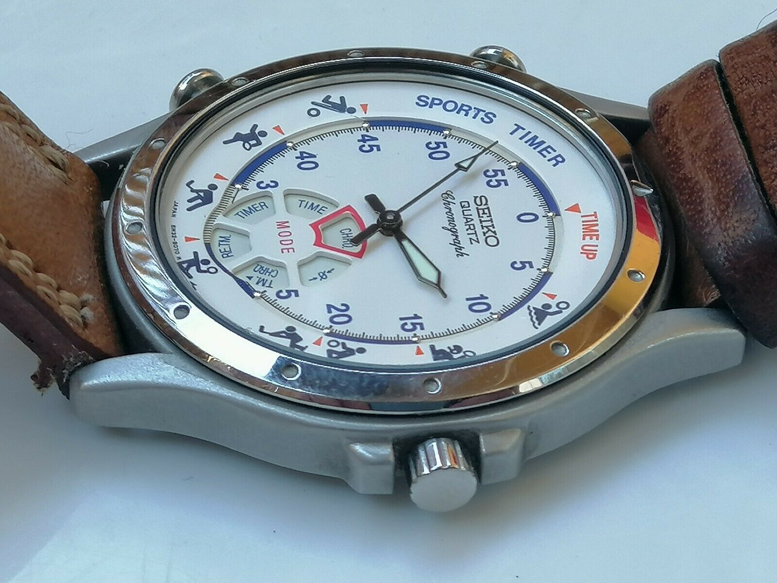 SEIKO 8M32-8030 Chronograph Men Wrist Watch | WatchCharts