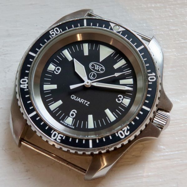[WTS] CWC Quartz Diver, Full Kit and Straps, $595 | WatchCharts Marketplace