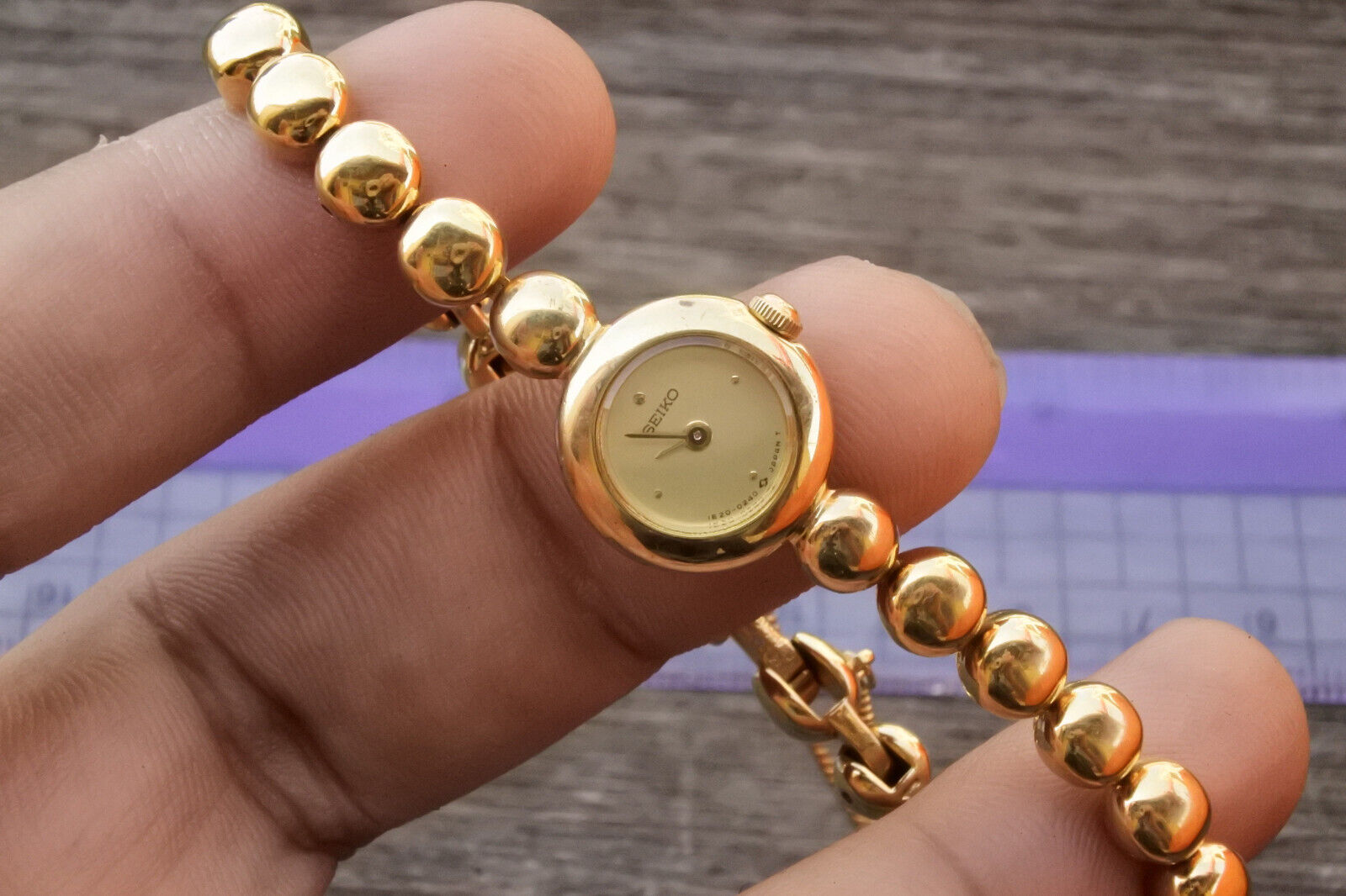美品 SEIKO 1E20-0070 ブレスウォッチ ゴールド 24H発送 SEIKO 1E20-0070 文字盤 クォーツ 腕時計 ブレスレット ゴ