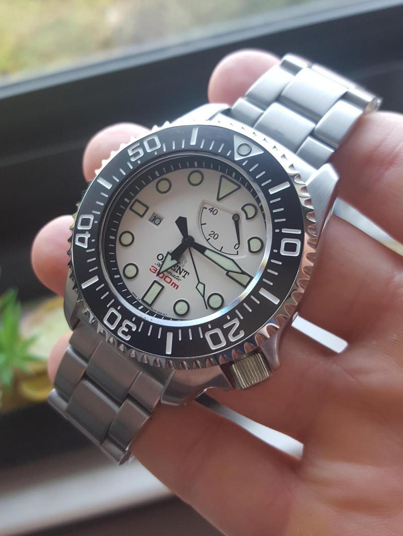 orient saturation diver white