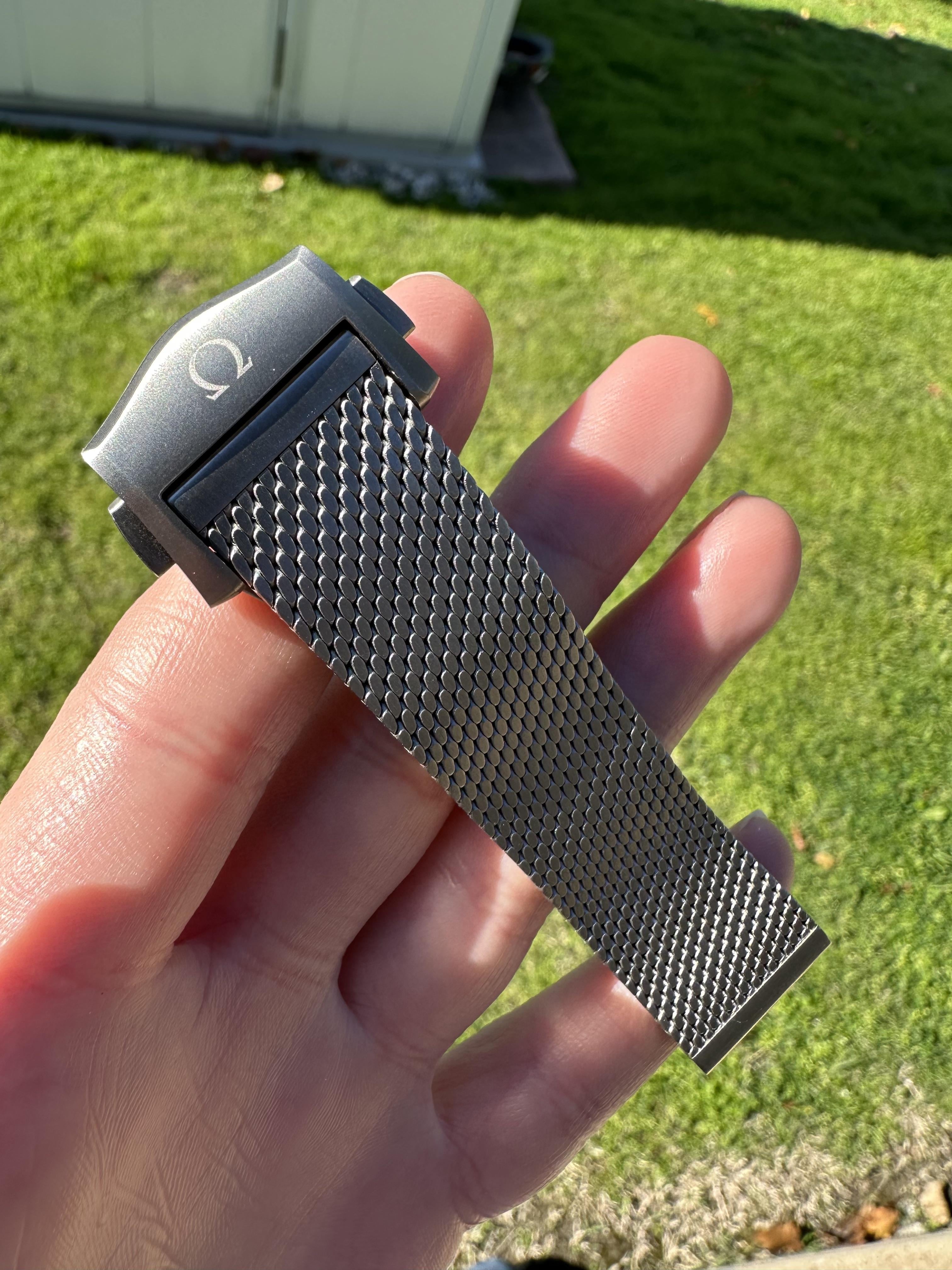 Titanium clearance mesh bracelet