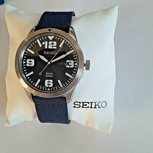 Seiko V158 0AR0 Analogue Quartz Solar Watch UPC 029665173348