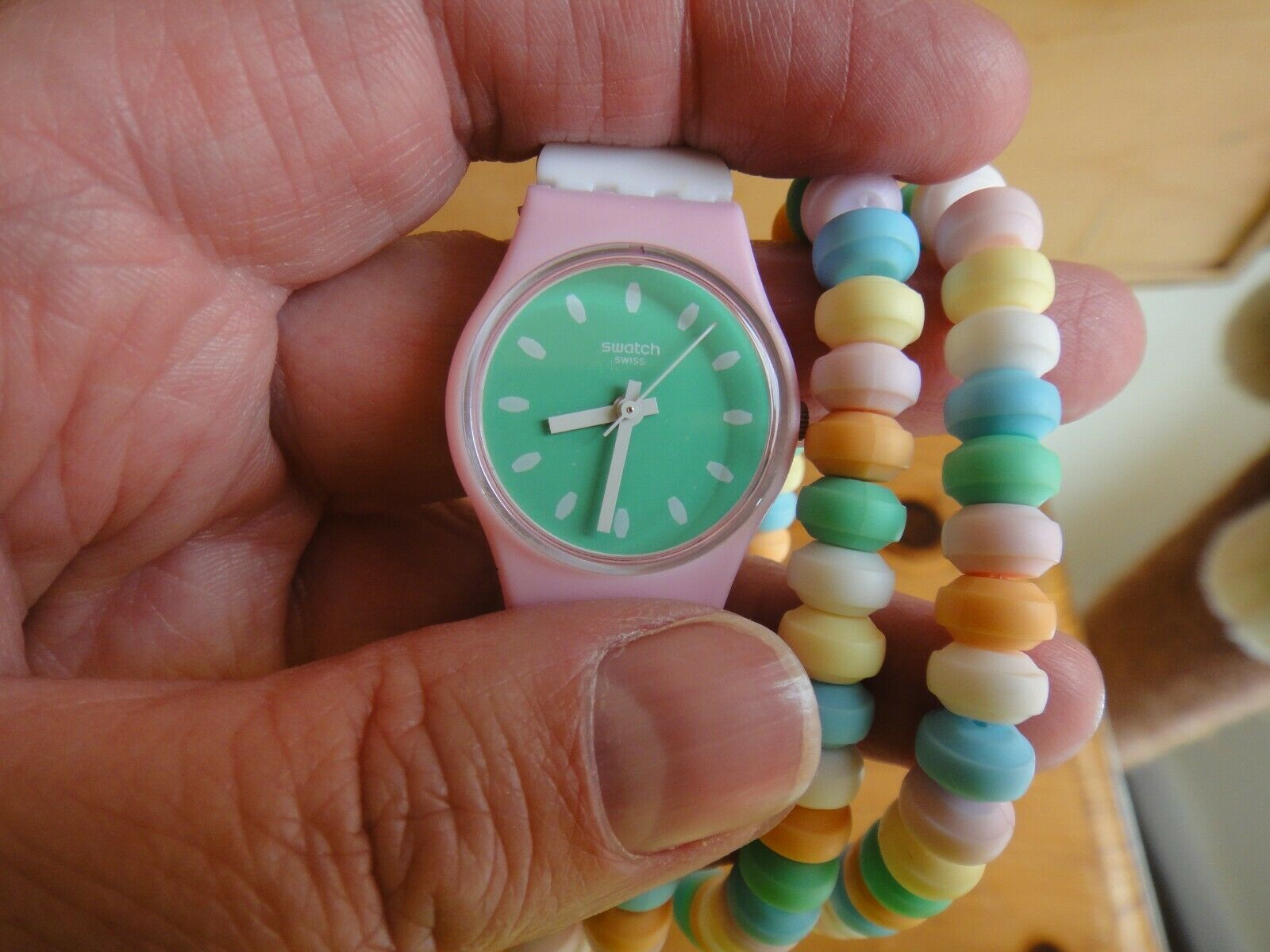 Swatch candy bracelet online watch