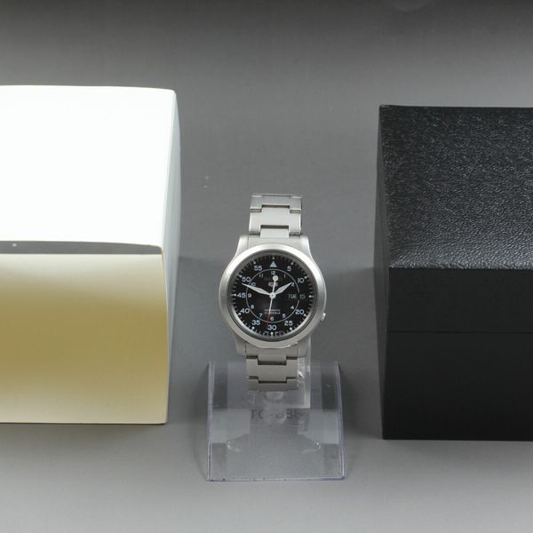 Mouvement De Montre Seiko 7S26 02J0 – Automatique – Cadran Noir – Date Anglais/espagnol – Occasion