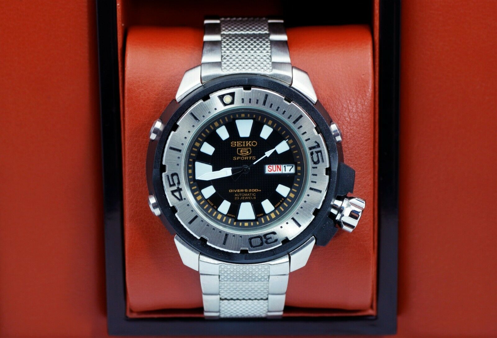 Seiko 5 sports diver's 200m automatic hot sale 23 jewels