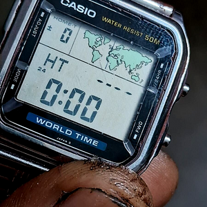 Vintage Casio World Time Men's Watch module 643 W-65u, steel case