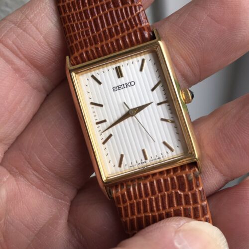 SEIKO スクエア　V701-5E10 SEIKO スクエア V701-5E10