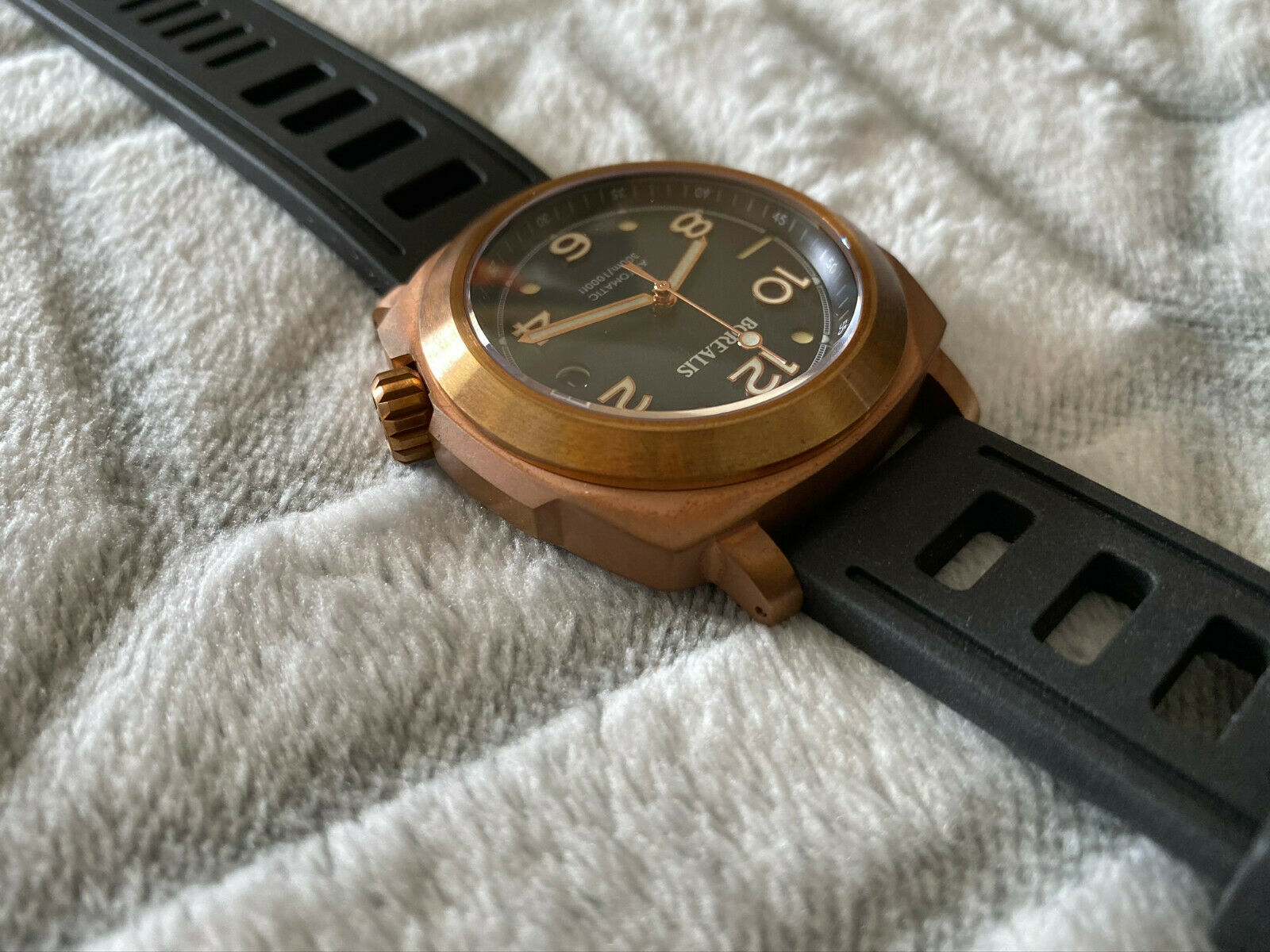 Borealis bronze online watch