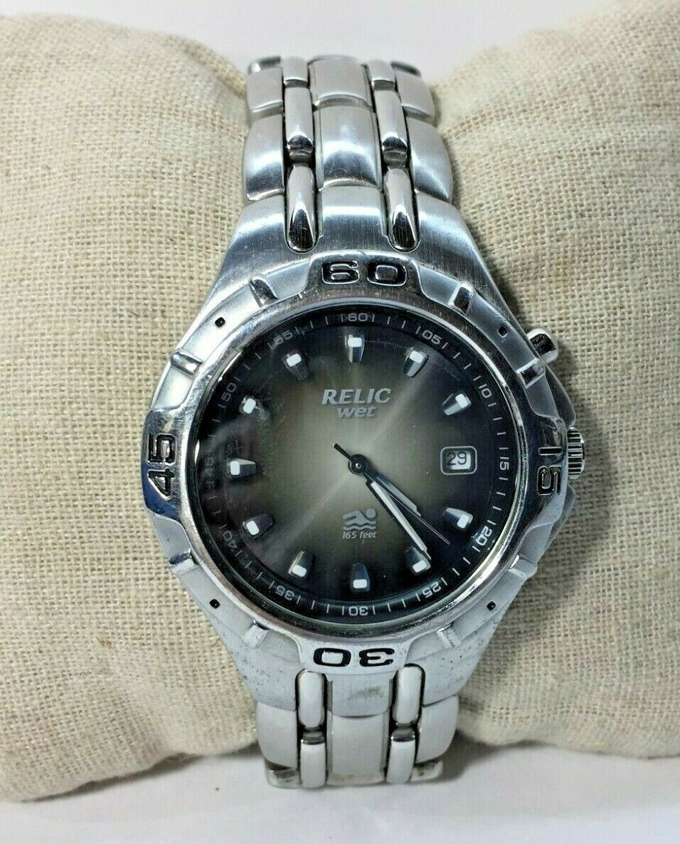 Relic Wet 50 Meters 165 WR Wrist Watch ZR11622 34021 W Date