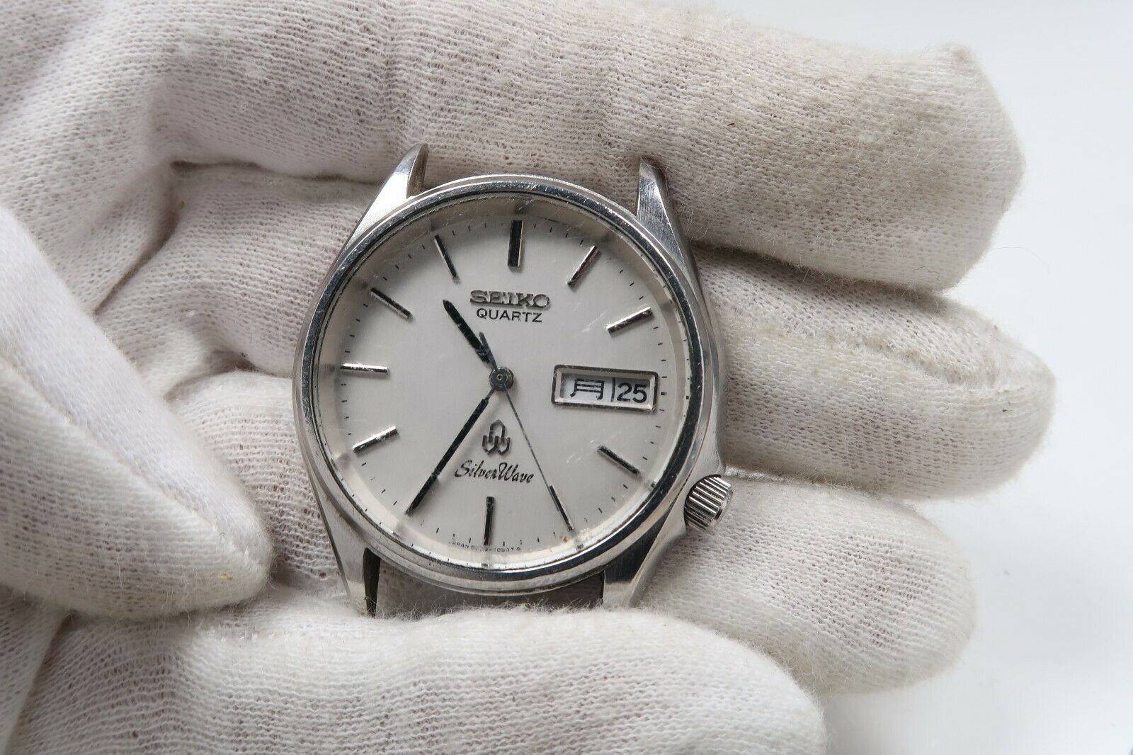 Vintage SEIKO QUARTZ SILVERWAVE 8229-7030 FOR PARTS OR REPAIR Mens