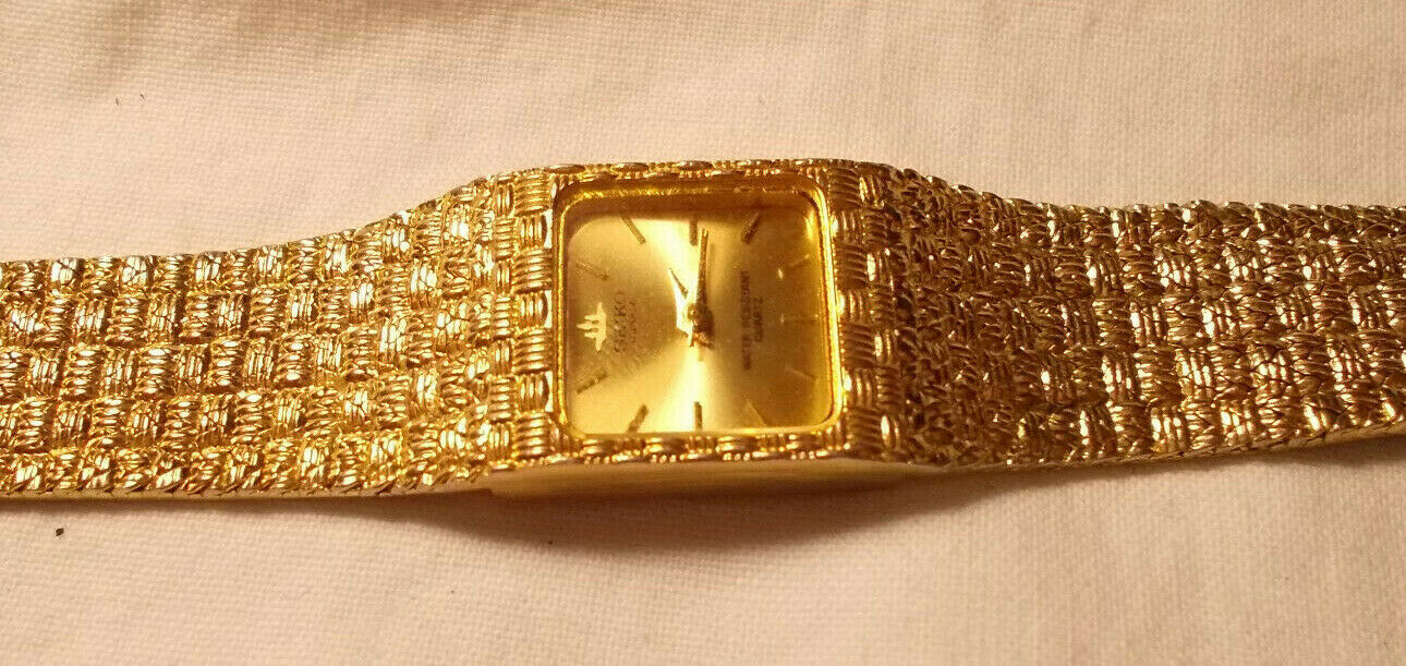 Seiko quartz women's watch 8Y21-0020 18K gold plated works properly |  WatchCharts