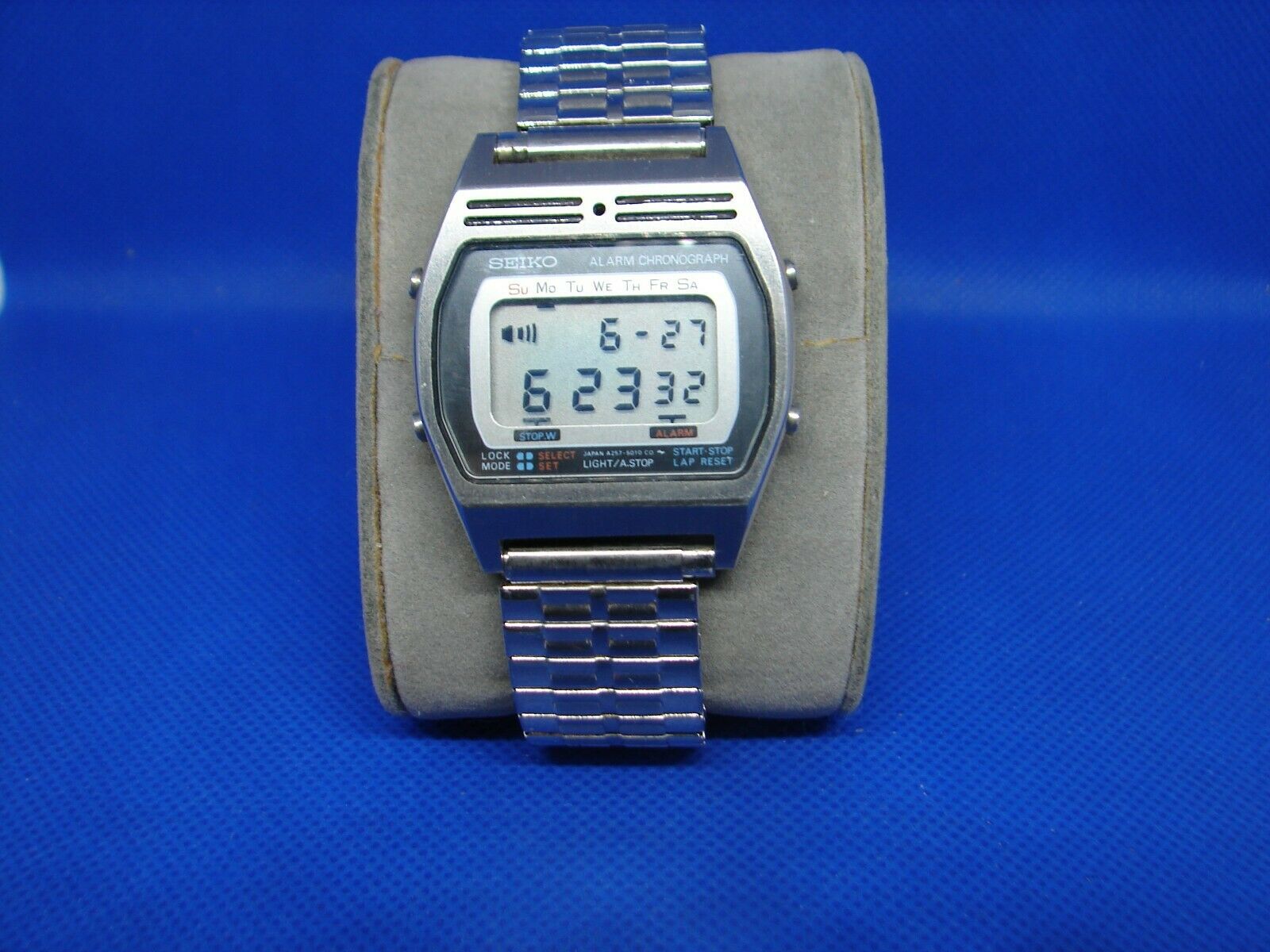 VINTAGE SEIKO ALARM CHRONOGRAPH WRISTWATCH ALARM A2575010 CO WORKING