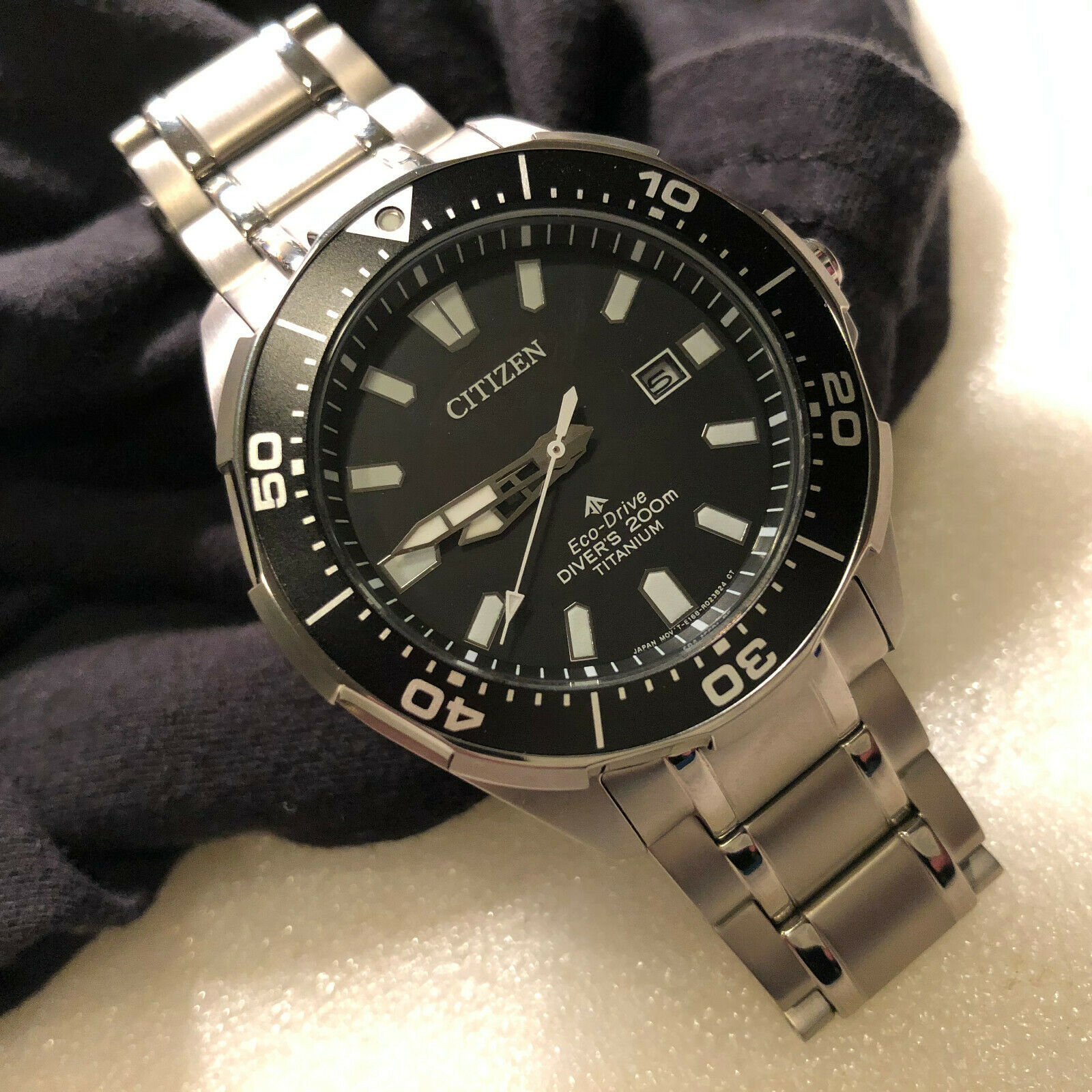 citizen eco drive diver titanium