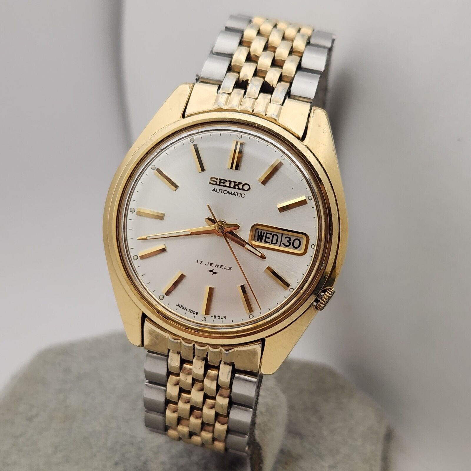Vintage SEIKO 7009-8129 Men's automatic watch day/date June 1978