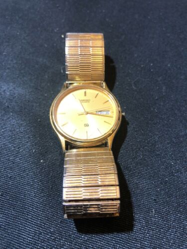 Vintage SEIKO Quartz Day Date Wristwatch 5H23 7B09 New Battery