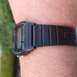 Casio Quartz F-77W Digital Vintage Men's Watch | WatchCharts