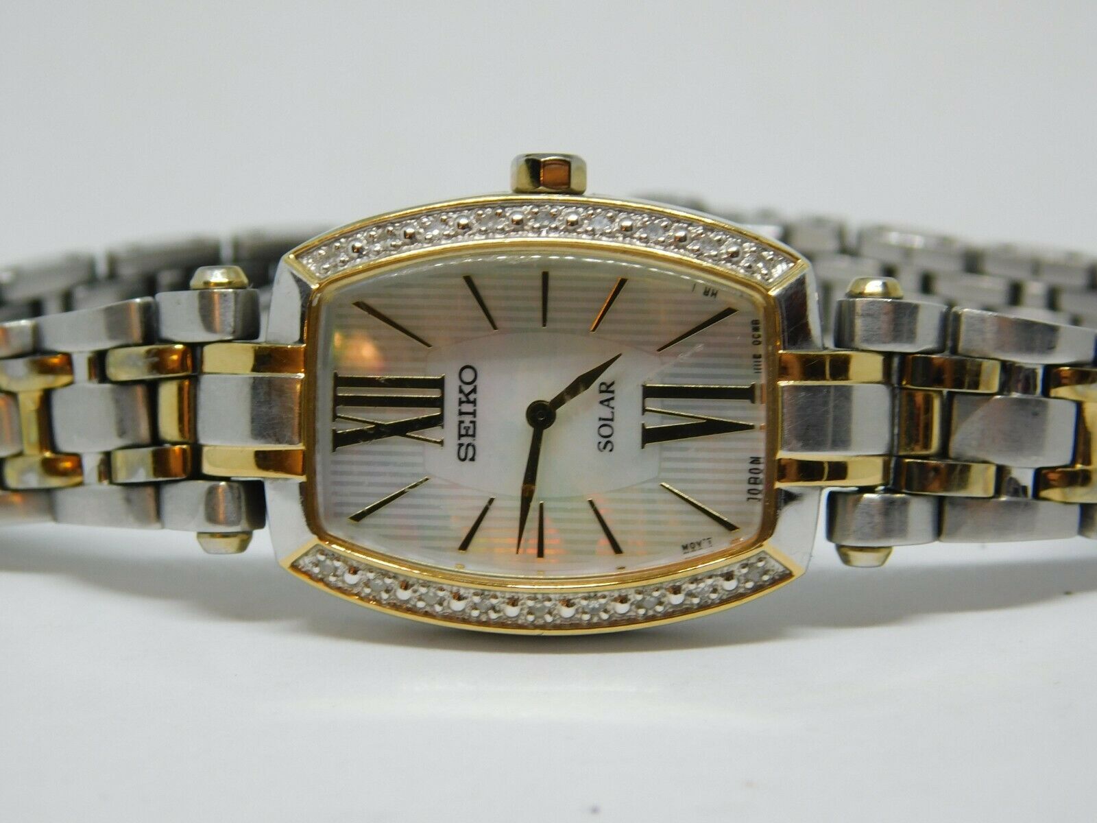 Seiko Solar V115-0BN0 Diamonds Two Tone Quartz Analog Ladies Watch