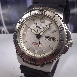RARE SEIKO WHITE KNIGHT DAY/DATE AUTO MENS WATCH 7S26-01X0, SKXA47