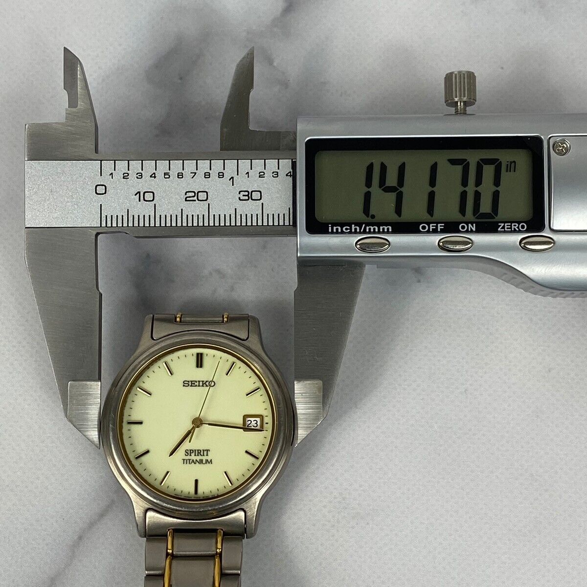 Seiko SPRIT 7N42-8060 Titanium Quartz Analog Watch Day/Date Cream
