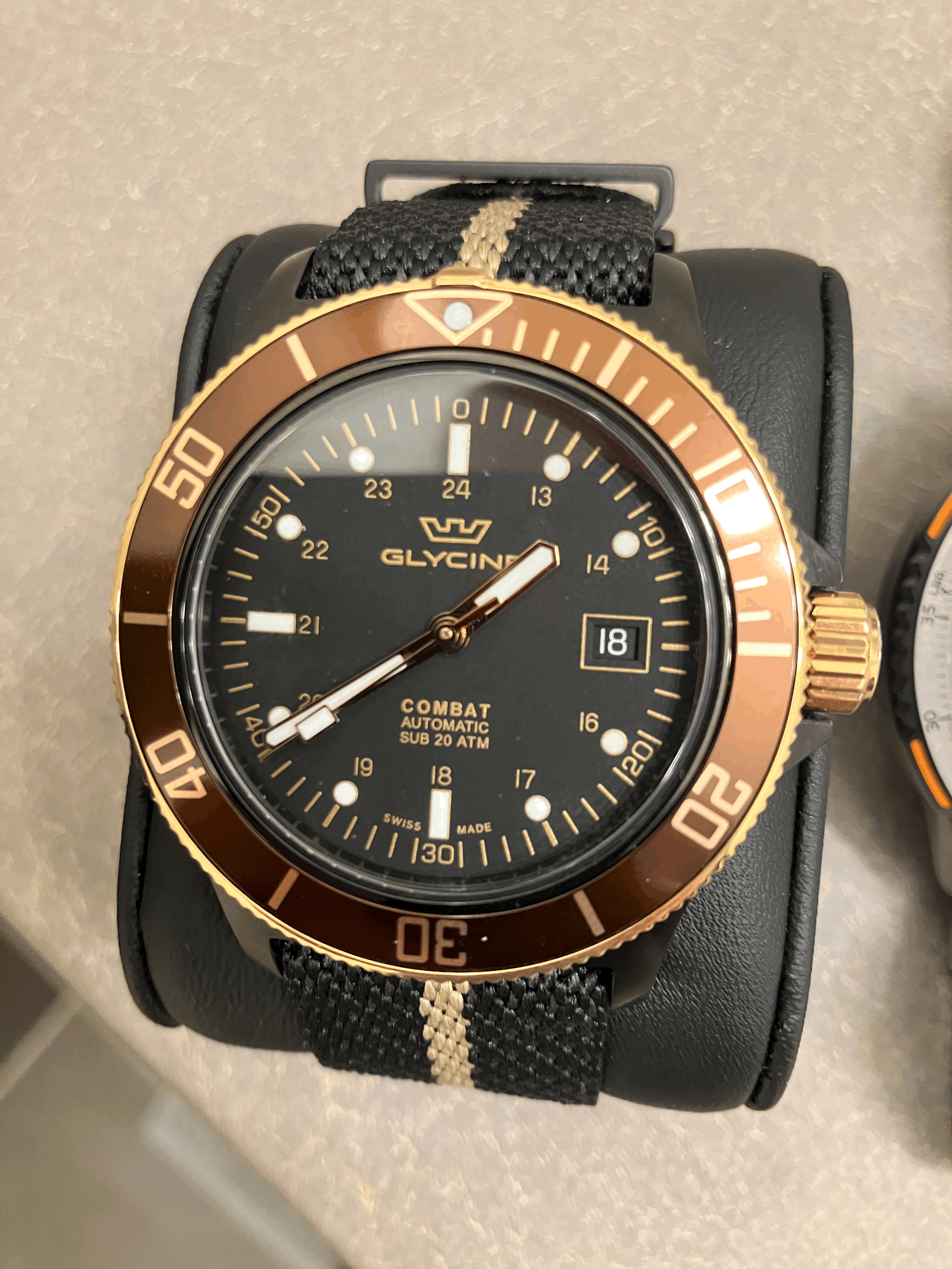 Glycine combat discount sub golden eye