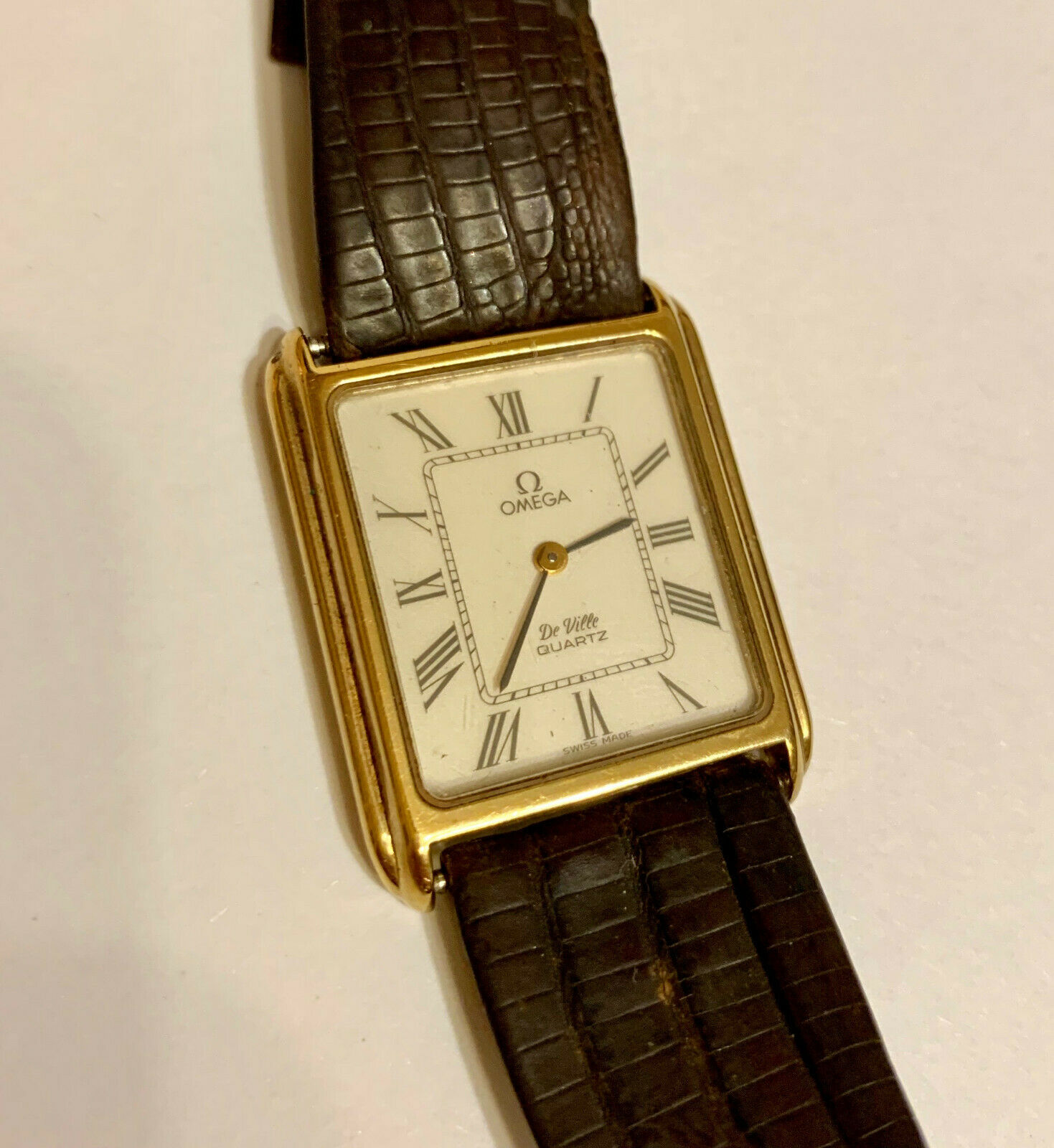 omega de ville rectangular