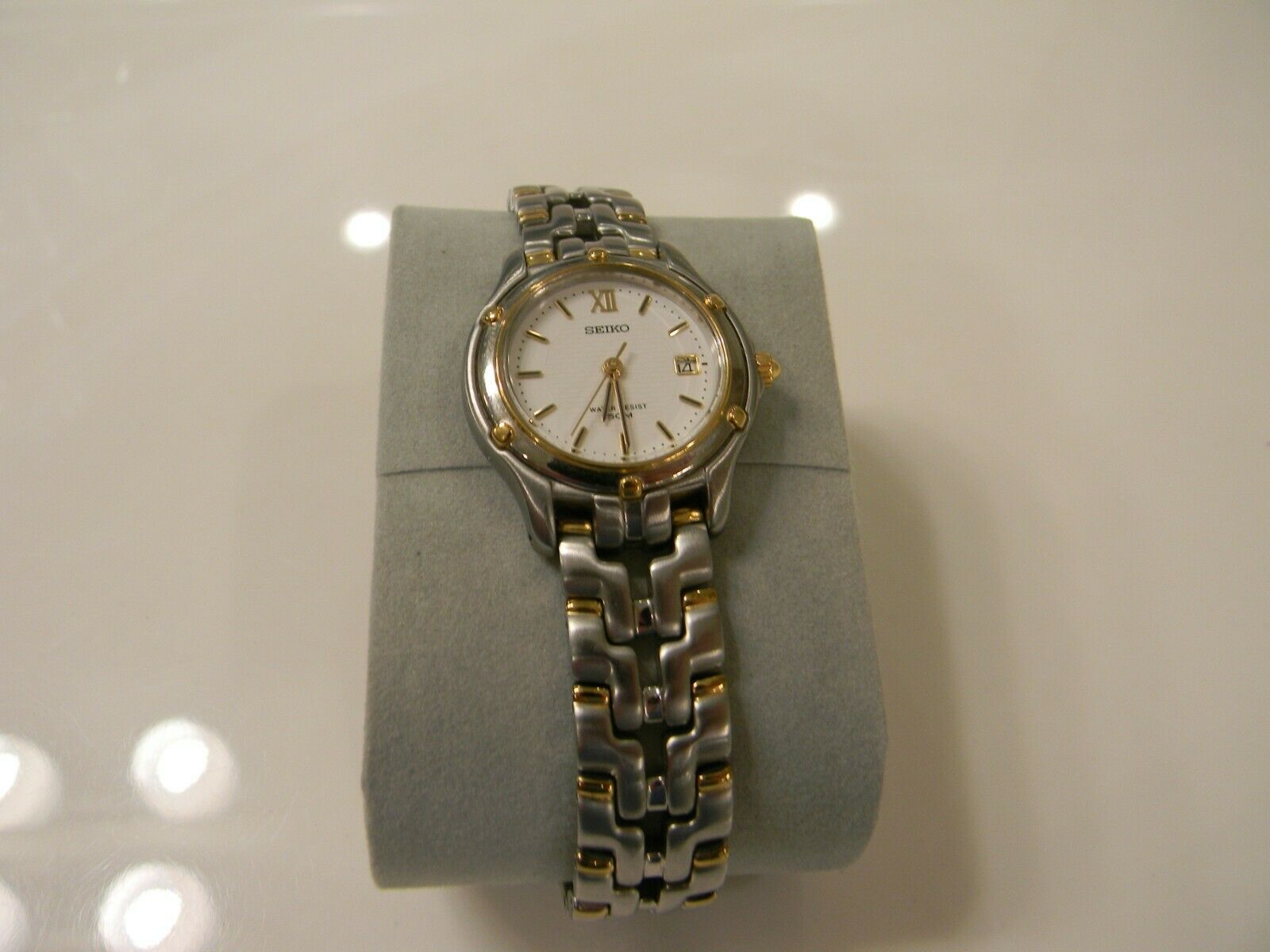 Vintage Women s Seiko Date GLD SVR Watch 7N82 0599 Excellent CND