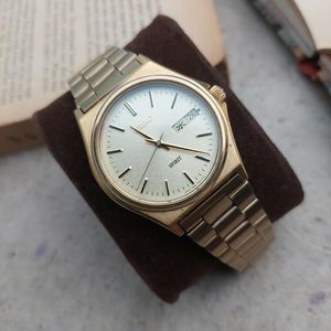 SEIKO Avenue Moonphase Day/Date Quartz White/Black Dial 7F38