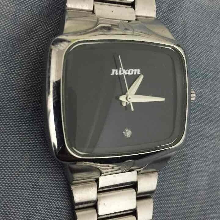 Nixon square watches 2024 for men