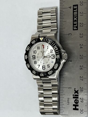 ℛ 様 Victorinox Men's quartz watch 241346 Summit | WatchCharts Marketplace