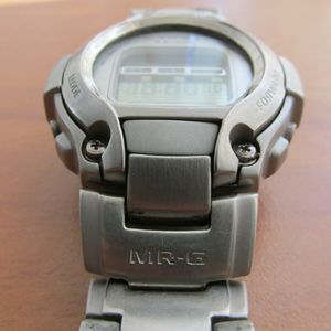VINTAGE CASIO MR-G MRG-220T G-SHOCK TITANIUM DATA MEMORY 20 BAR