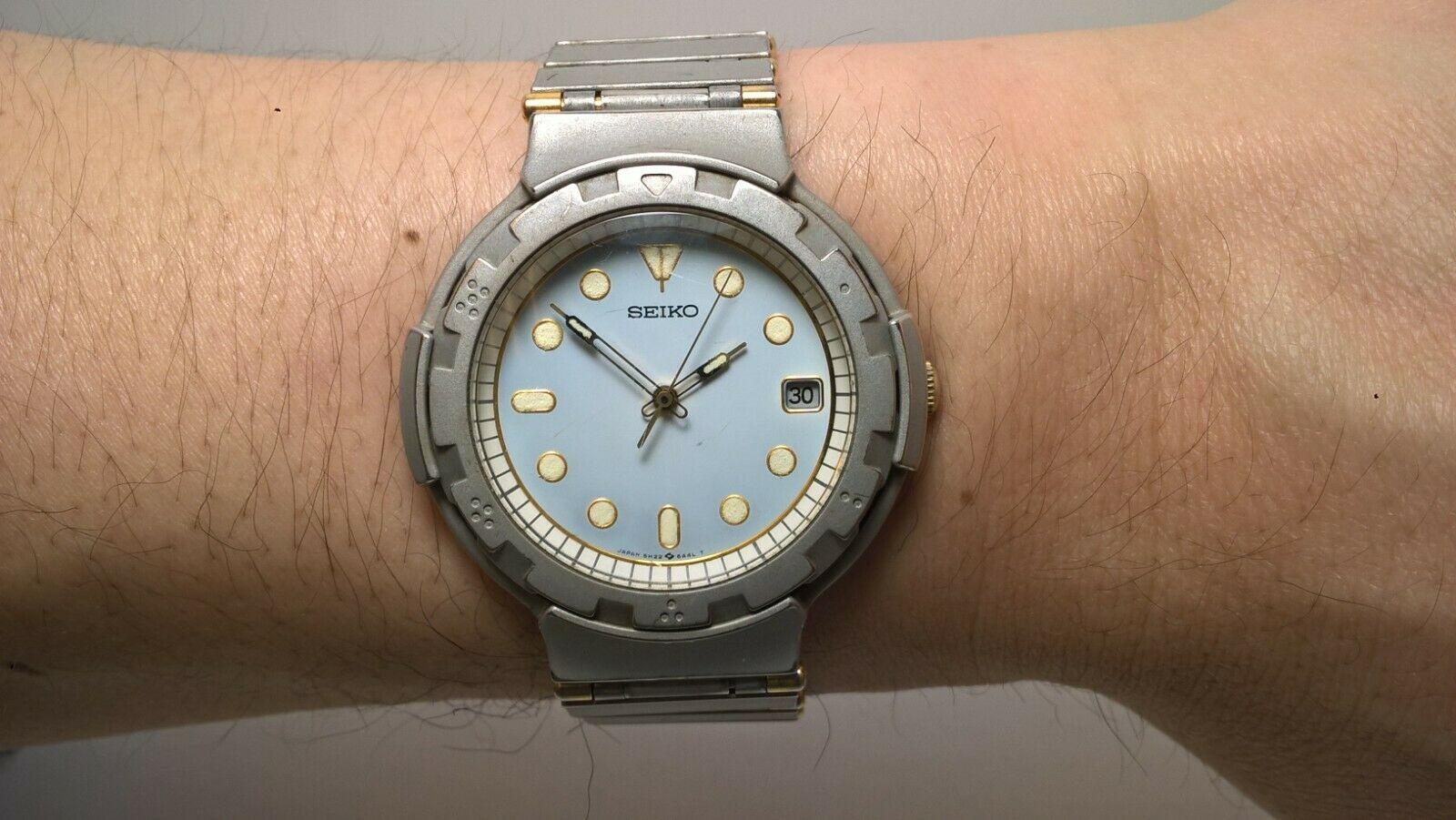 SEIKO ジウジアーロ　5H22-6A30 ヴィンテージ Very Rare Seiko Giugiaro Design 5H22-6A30 Industrial Shroud Diver