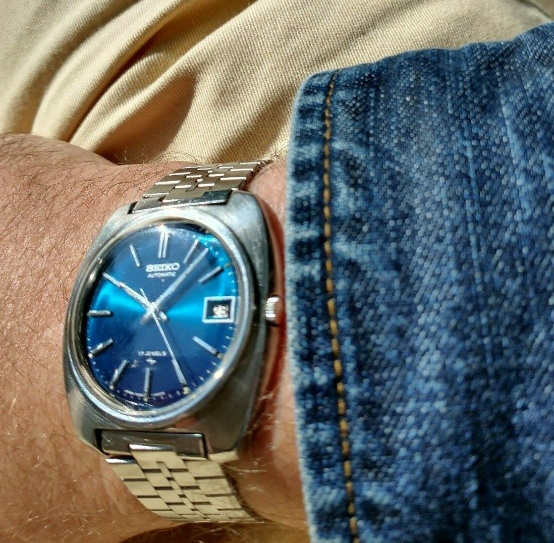 Seiko 7005-7072 Automatic Blue Dial Cushion Case Japan 1972
