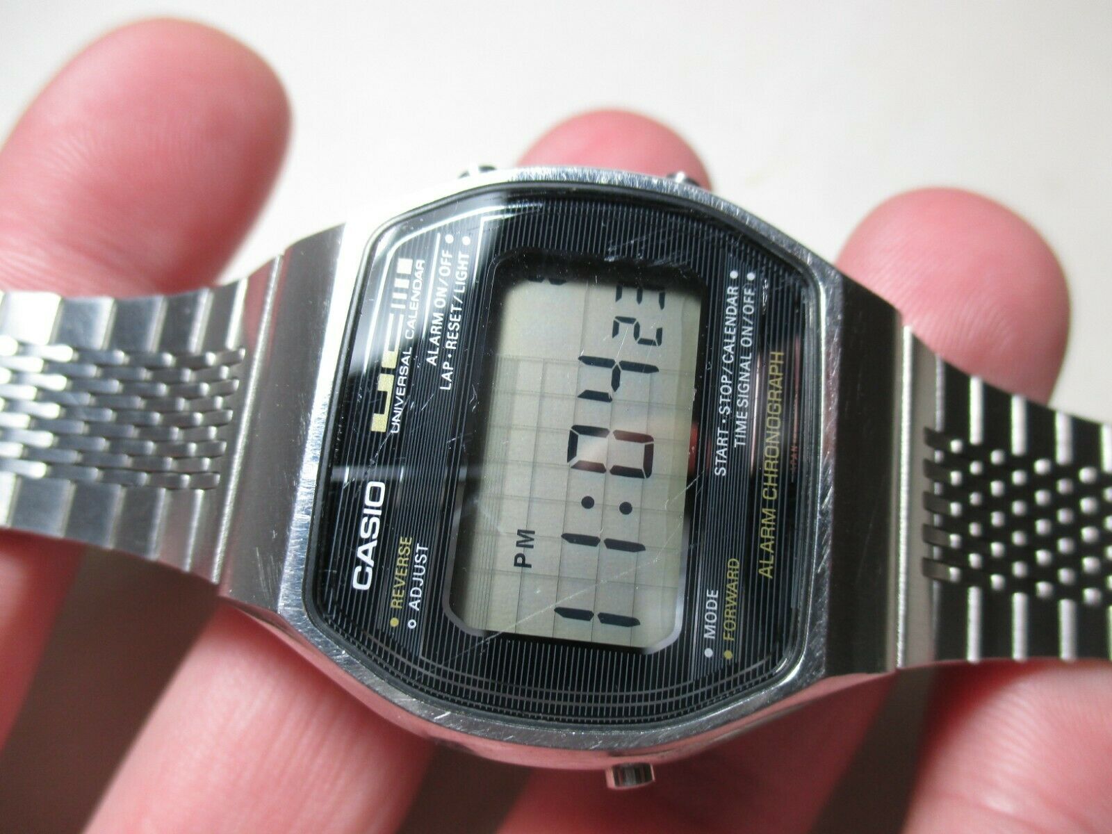 Vintage mens lcd wrist watch CASIO UNIVERSAL CALENDAR 79CS-51 