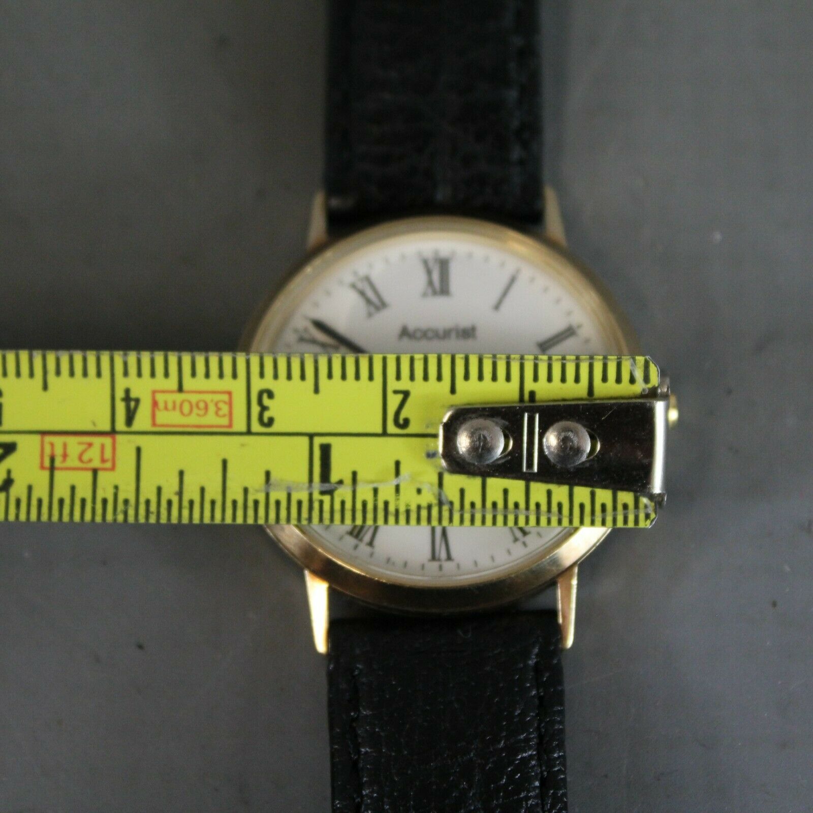 Accurist 375 gold clearance watch