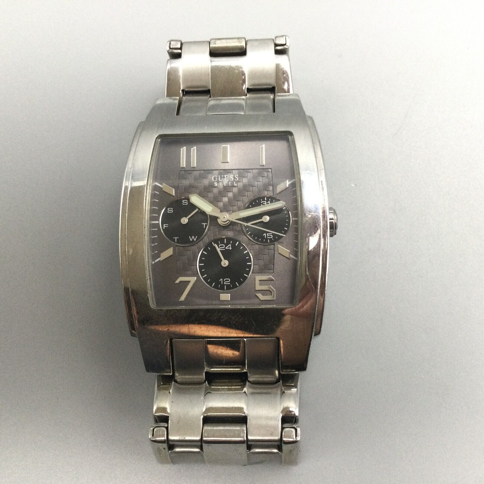 Guess steel rectangular silver tone watch NEW BATTERY Guess Steel Watch Men Silver Tone Rectangle Dial Day Date  main image 3