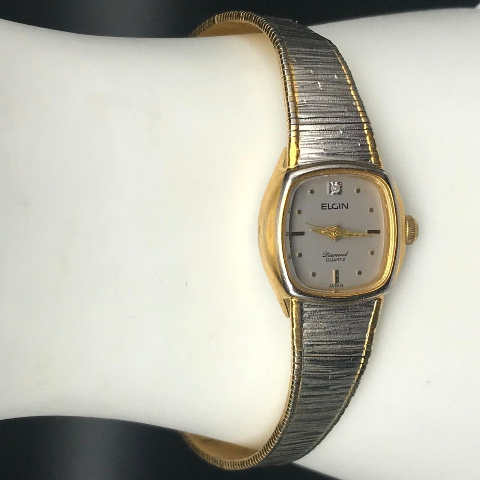 Vintage Ladies Elgin EK601-007 5Y30 Gold Tone Diamond Quartz