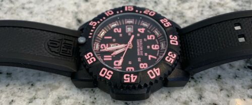 luminox pink